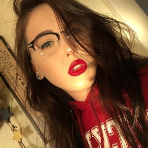 Meet your Posher, Casey